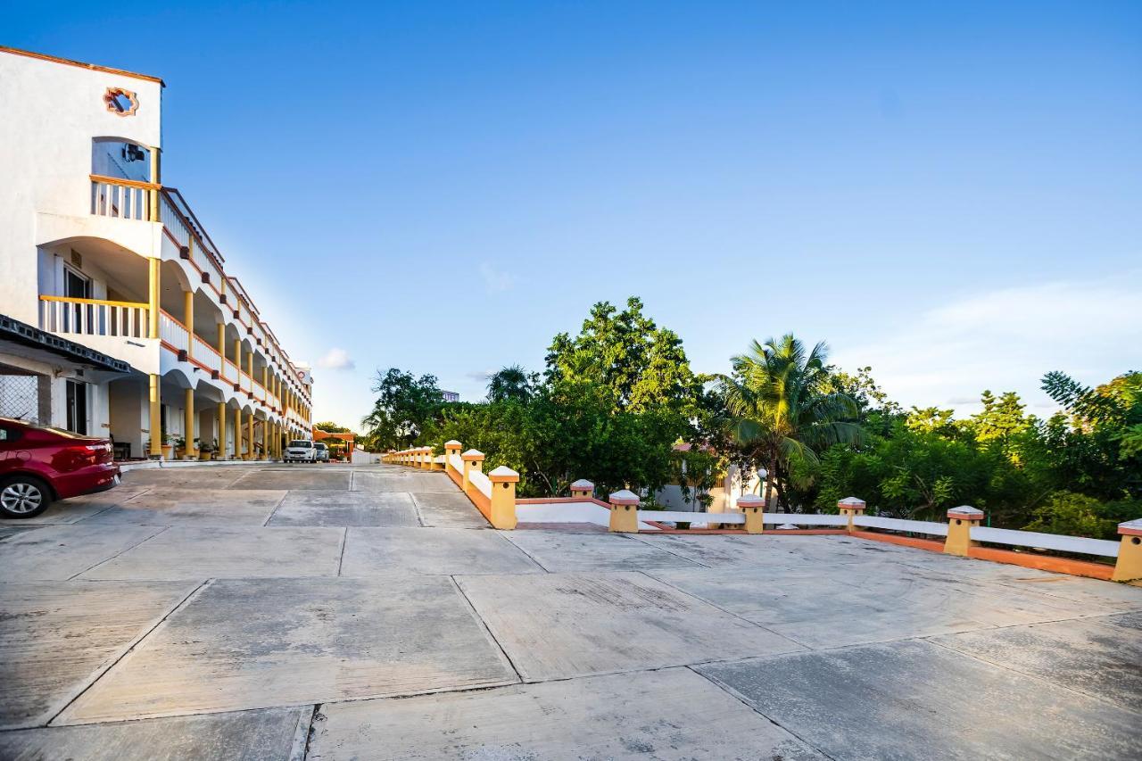 Hotel Capital O Oxtankah,Chetumal Bay Calderitas Exterior foto